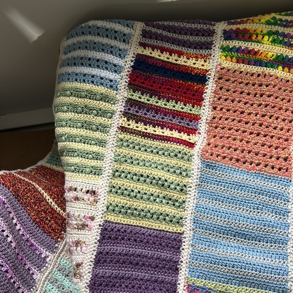 Handmade Throw Blanket Pretty! - Picture 2 of 4